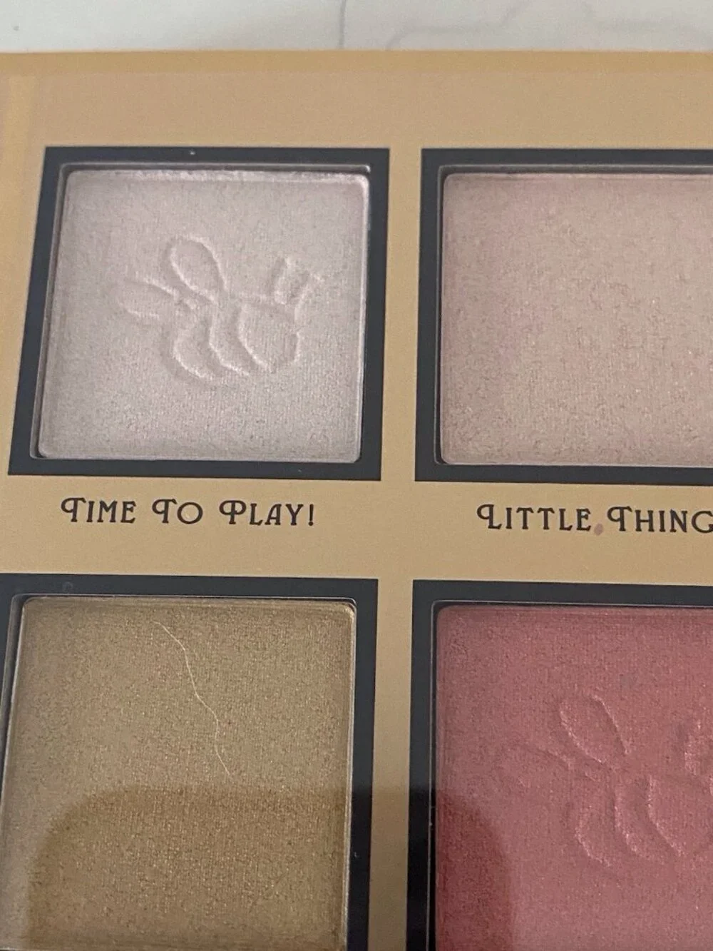 Set Of 12 Disney‎ Winnie The Pooh & Hunny Eyeshadow Palette With Mirror NEW